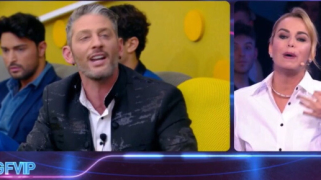 GFVip 7, Sonia Bruganelli sui social ha messo dei like contro Tavassi, Micol e Giaele.