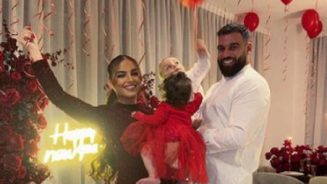 Kamila, son mari et ses enfants (Screenshoot Instagram @kamilaofficiel)