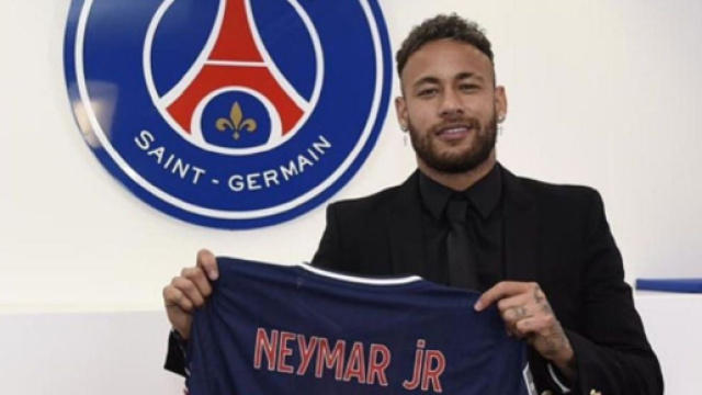 L'attaquant du PSG, Neymar Jr, sera op&eacute;r&eacute; &agrave; la cheville (Screenshoot Twitter @Neymarjr)