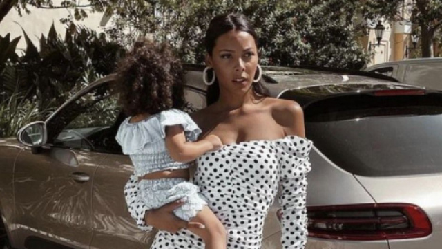 Nehuda d&eacute;voile "exceptionnellement" le visage de sa fille Laya sur ses r&eacute;seaux sociaux. (Screenshot @ Instagram)