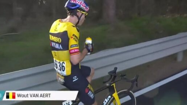 Wout van Aert si stacca alla Tirreno Adriatico.