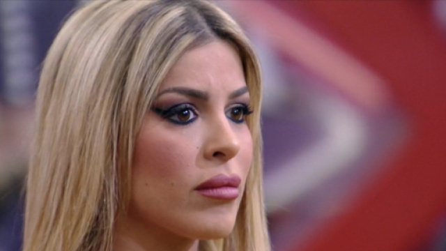 GFVip 7, Oriana stufa della freddezza di Daniele: 'Io chiedo il minimo'.