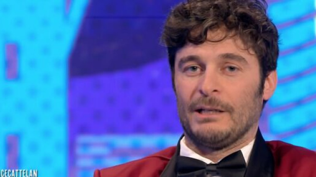 Lino Guanciale parla del Commissario Ricciardi da Cattelan.