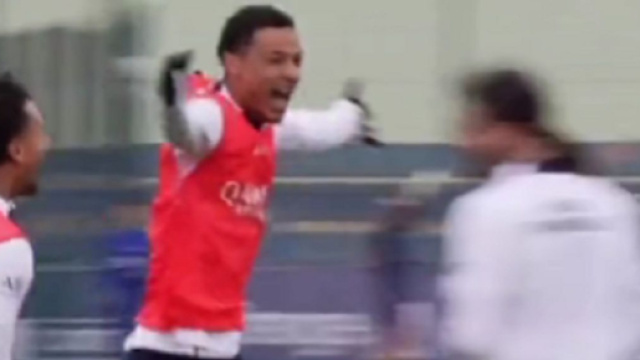 Hugo Ekitike buteur lors de l&rsquo;entra&icirc;nement du jour (capture Twitter PSG COMMUNITY)