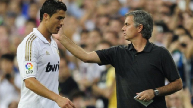 Jos&eacute; Mourinho pourrait retrouver Cristiano Ronaldo en Arabie Saoudite (Screenshoot Twitter @Xenozzz_)