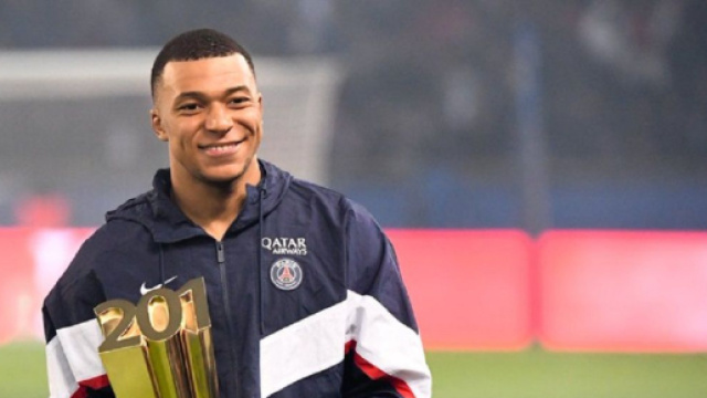 Kylian Mbapp&eacute; avec le PSG (capture Twitter Actu Foot)