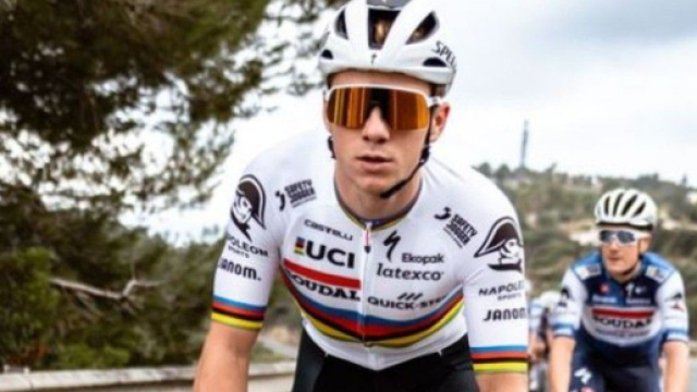 Il campione del mondo di ciclismo Remco Evenepoel.