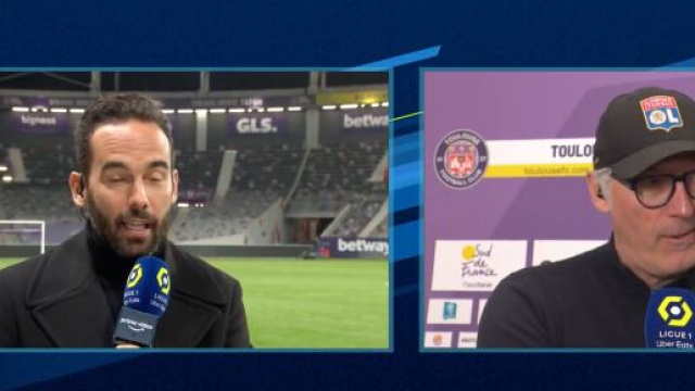 Laurent Blanc s&eacute;v&egrave;re avec Cherki apr&egrave;s son match &agrave; Toulouse. (screenshot Twitter - @PVSportFR)