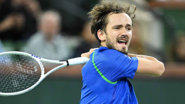 Montecarlo, Zverev attacca Medvedev: 'Uno dei pi&ugrave; scorretti al mondo'.