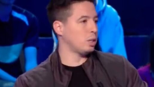 Samir Nasri sur le plateau du Canal Football Club. (screenshot Twitter - @CFC)