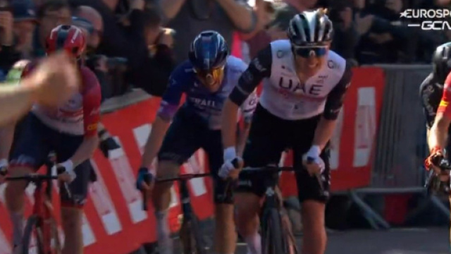 Ciclismo, la vittoria di Tadej Pogačar alla Freccia Vallone.