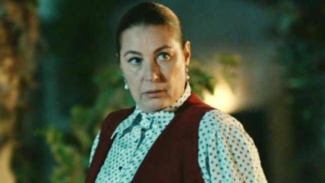 Terra amara, puntata 21 aprile: Saniye apprende che Gulten &egrave; stata violentata.