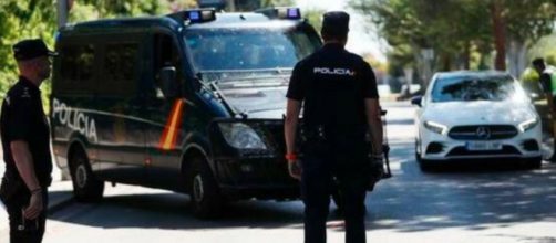 Los agentes de la Polic&iacute;a Nacional arrestaron a los tres sospechosos en Murcia (Twitter, policia)