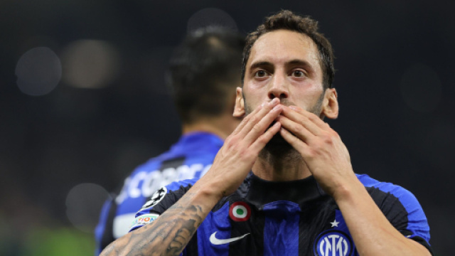 Inter, Calhanoglu piacerebbe al West Ham: possibile offerta da 40 milioni di euro in estate.