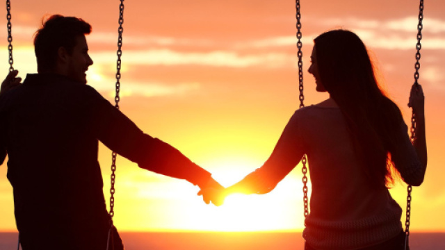 L'oroscopo del 24 aprile, Cancro creativo e Ariete contento.