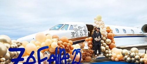 Sertanejo ganhou jatinho em anivers&aacute;rio (Reprodu&ccedil;&atilde;o/Instagram/@zefelipecantor)