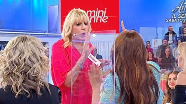 Uomini e donne nuove anticipazioni: Gemma incastra Elio, Aurora mette alle strette Armando.