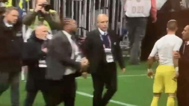 Anthony Lopes en conflit avec un fan apr&egrave;s OL-OM. (screenshot Twitter - @HRivayrand)