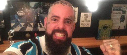 Tico Santa Cruz &eacute; um dos famosos que torcem para o Gr&ecirc;mio (Reprodu&ccedil;&atilde;o/Facebook)