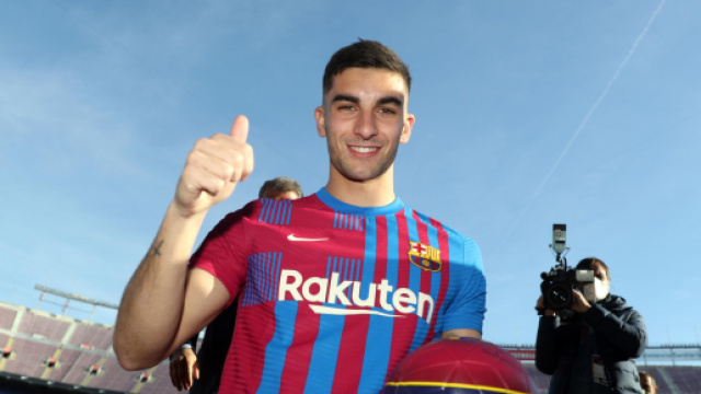 Mercato Inter: ipotesi scambio Brozovic - Ferran Torres con il Barcellona.