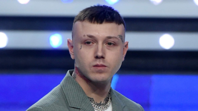 I cantanti di Sanremo 2023, Lazza all'Ariston con la canzone ... - sky.it