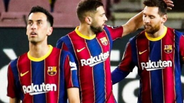 Lionel Messi a pass&eacute; la soir&eacute;e avec ses anciens co&eacute;quipiers, Sergio Busquets et Jordi Alba (Screenshoot Twitter @Clubf00tball)