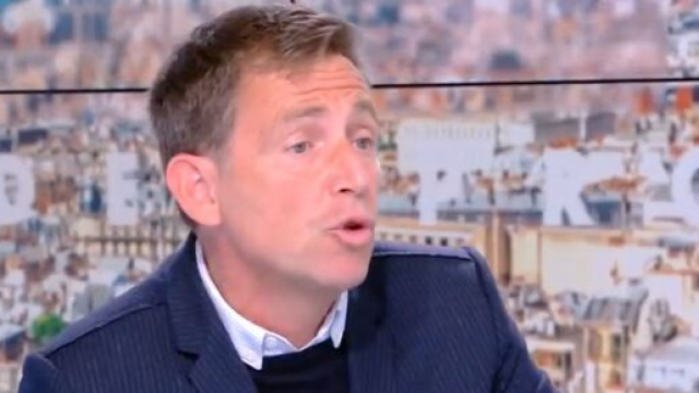 Daniel Riolo pas fan de Didier Deschamps. (screenshot Twitter - @HRivayrand)