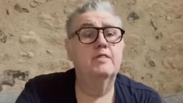 Pierre M&eacute;n&egrave;s dans sa chronique Face &agrave; Pierrot (capture YouTube de la chaine de Pierre M&eacute;n&egrave;s )