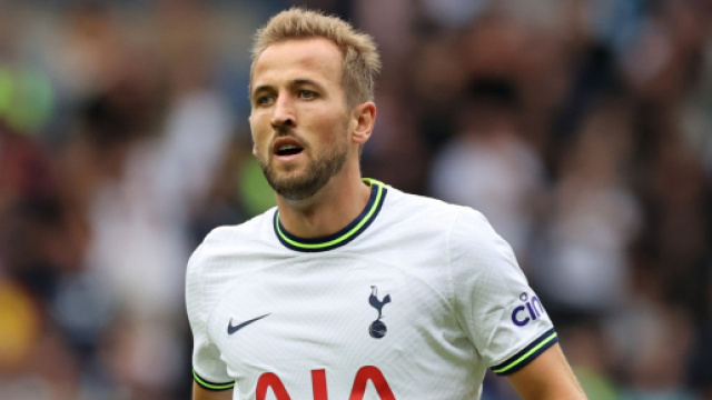 Harry Kane est actuellement l'un des attaquants les plus courtis&eacute;s, le PSG veut le faire signer (screenshot Twitter - @le10sport))