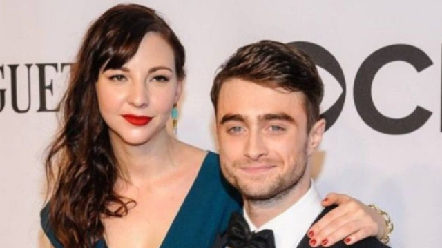 Erin Darke et Daniel Radcliffe (Screenshoot Twitter @Leclubofficiel)