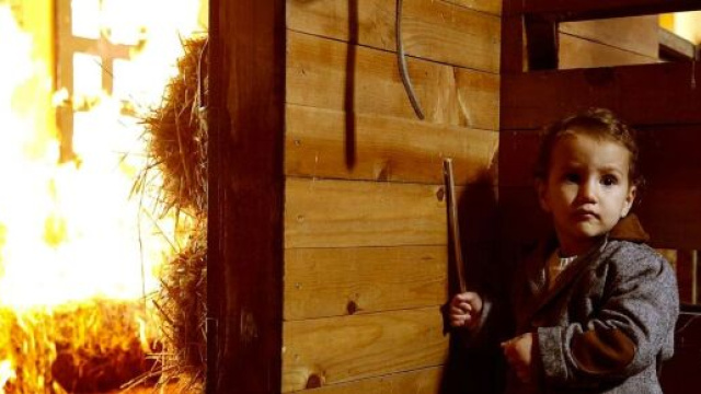 Terra Amara puntata 30aprile: Sermin salva Adnan da un incendio