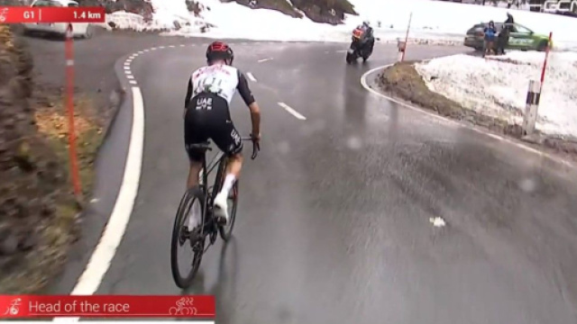 Ciclismo, Adam Yates in testa al Giro di Romandia.