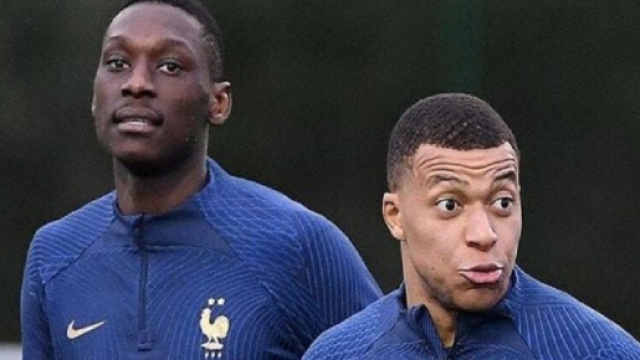 Kolo Mbapp&eacute; veut Kolo Muani au PSG (Screenshoot Twitter @islerspormedya)