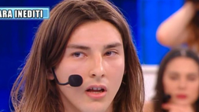 5 curiosit&agrave; su Cricca, artista fuori da Amici accusato di essere 'protetto': nonno suonava