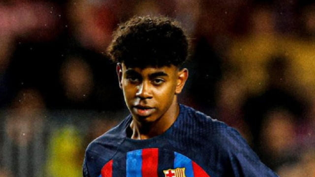 &Agrave; 15 ans, Lamine Yamal a remplac&eacute; Gavi face &agrave; Betis S&eacute;ville. Twitter @GukSpor