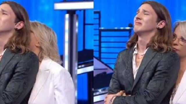 Amici 22, Maria abbraccia Cricca e 'ignora' Maddalena, fan critici: 'Cosa vergognosa'.