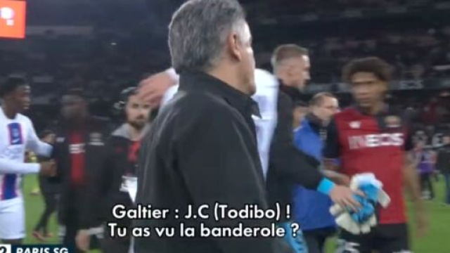 Galtier d&eacute;&ccedil;u et agac&eacute; par l'accueil des fans de Nice. (screenshot Twitter - @CanalplusFoot)