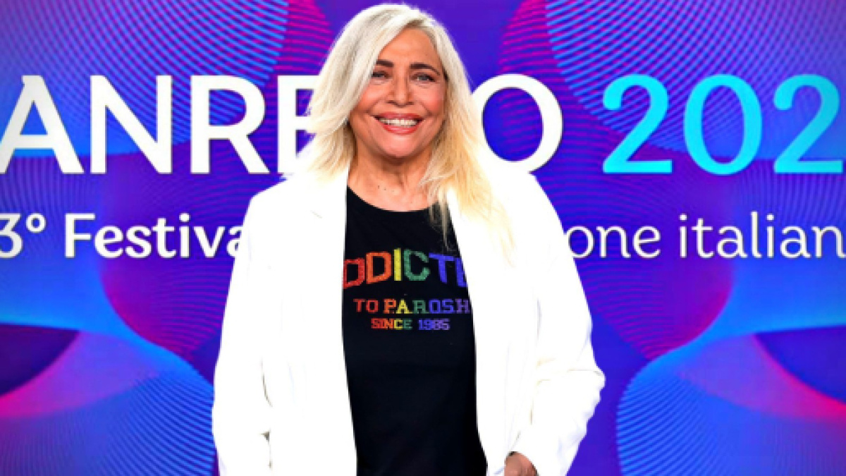 Cambio conduttori Rai 2023/2024, chi resta e chi rischia: Mara Venier ...