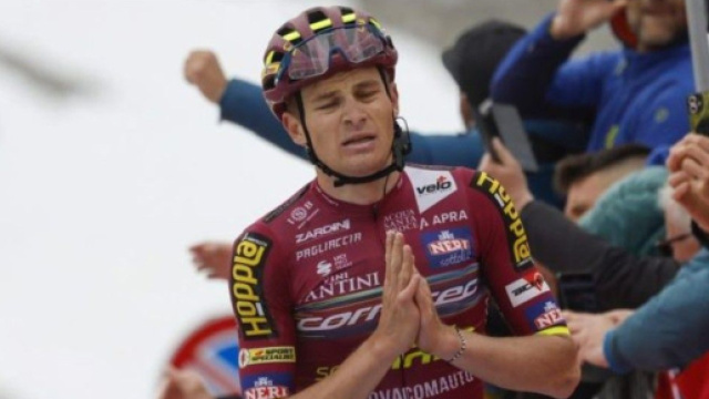 Ciclismo, il corridore del Team Corratec Karel Vacek.