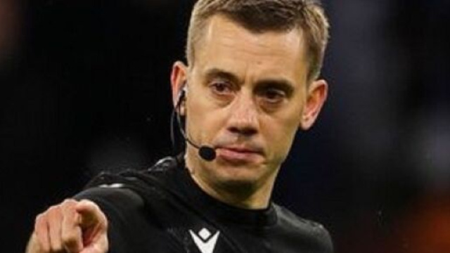 Cl&eacute;ment Turpin le derby milanais entre l&rsquo;Inter et l&rsquo;AC Milan mardi soir (capture Twitter @ActuFoot_)