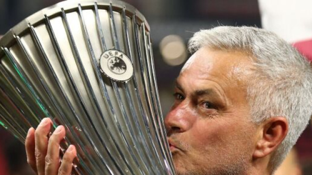 Mourinho a d&eacute;j&agrave; des id&eacute;es pour le mercato du PSG. (screenshot Twitter - @ghali_rm15)