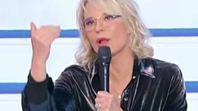 Uomini e donne gi&agrave; sospeso ed &egrave; polemica