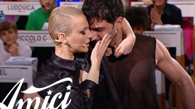 Amici 2023/2024, retroscena cast: Arisa frena sulla nuova edizione, Todaro a rischio addio.