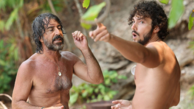 L'Isola dei Famosi, Sainato in esilio, Mazzoli: 'Che bello che non c'&egrave;, godo' (Video).