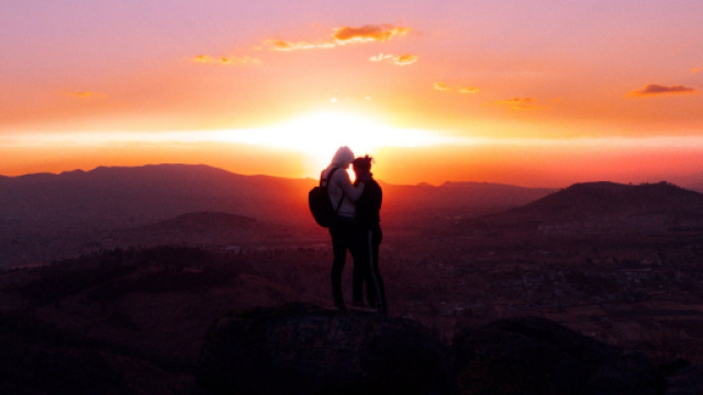 L'oroscopo del 20 maggio, Cancro pi&ugrave; rilassato e Ariete agitato.