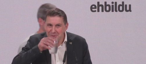 El informe sali&oacute; a la luz tras la renuncia de los siete candidatos de Bildu a las listas electorales (Twitter, ehbildu)