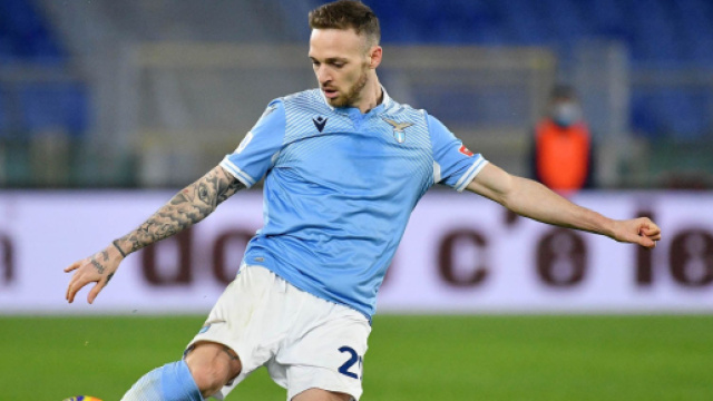 Inter, non solo Acerbi, con la Lazio si tratterebbe anche Lazzari: Juventus su Hojlund.