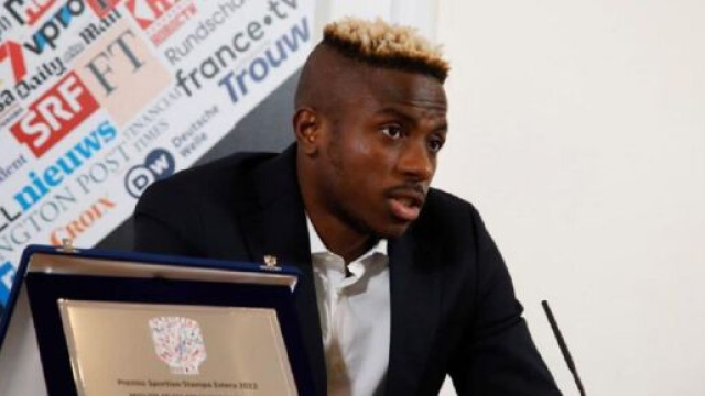 Victor Osimhen, convoit&eacute; par Manchester United, est une priorit&eacute; du PSG (Screenshoot Twitter @victorosimhen9)