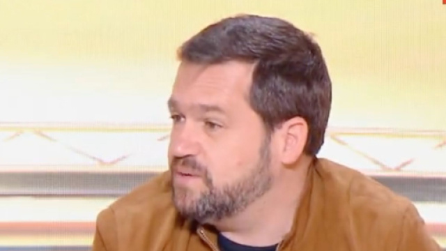 S&eacute;bastien Tarrago pr&eacute;sent dans L'Equipe du Soir. (screenshot Twitter - @micropointe_)