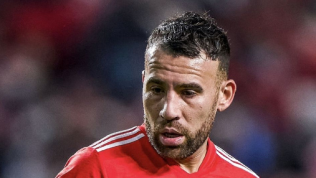 In foto Nicolas Otamendi, giocatore del Benfica.